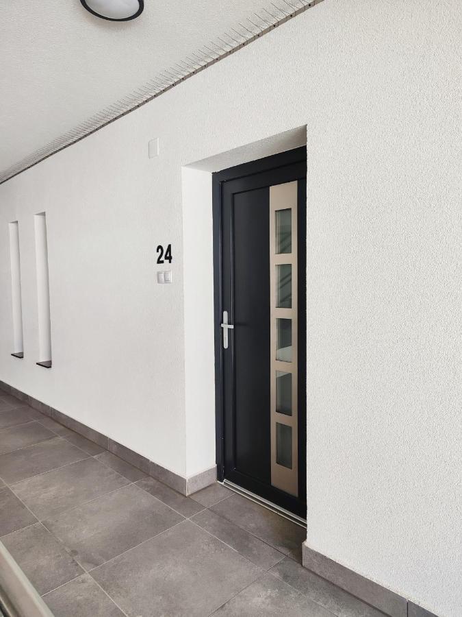 Royal Liberty Apartment Кестхей Екстер'єр фото
