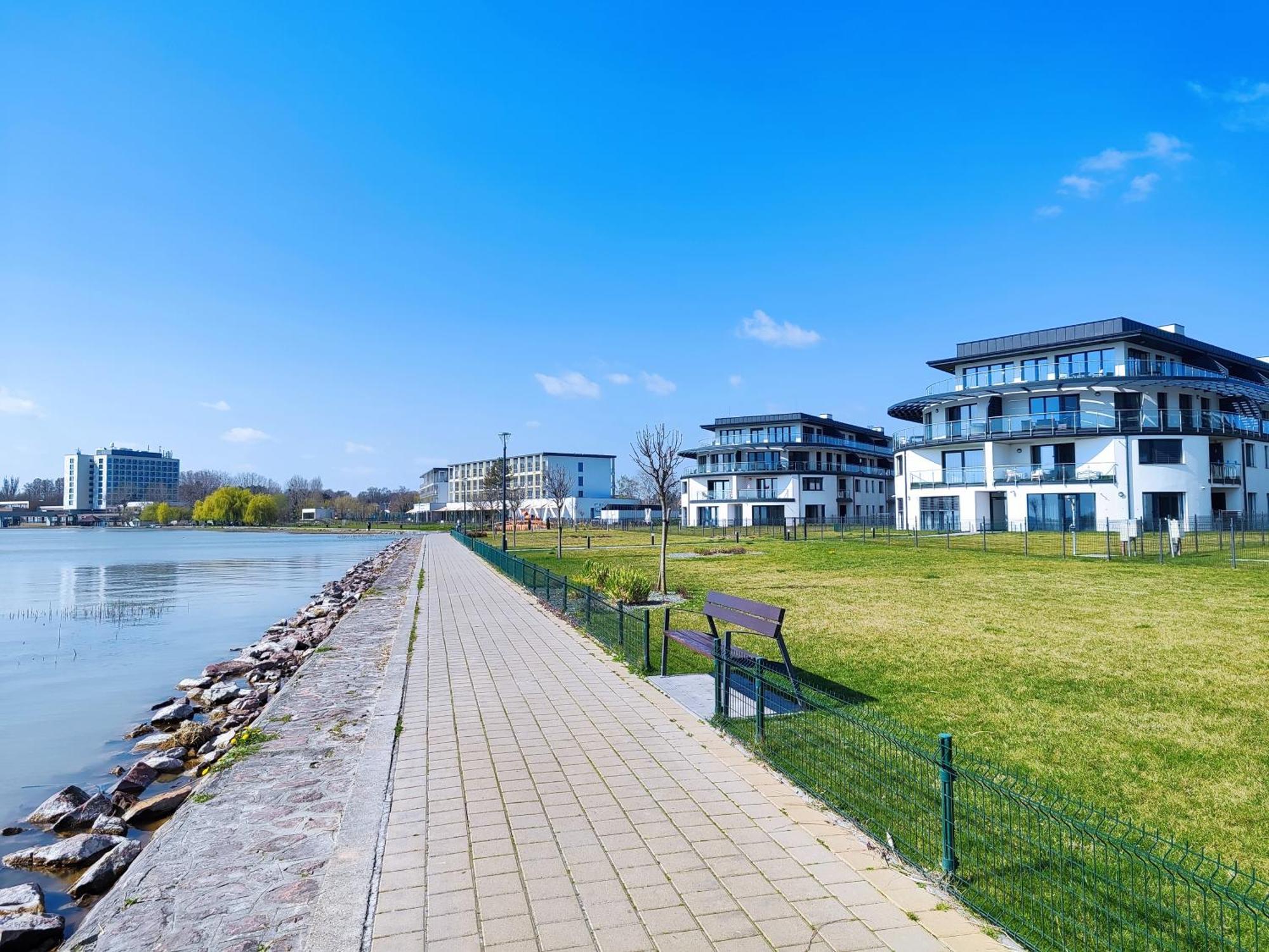 Royal Liberty Apartment Кестхей Екстер'єр фото