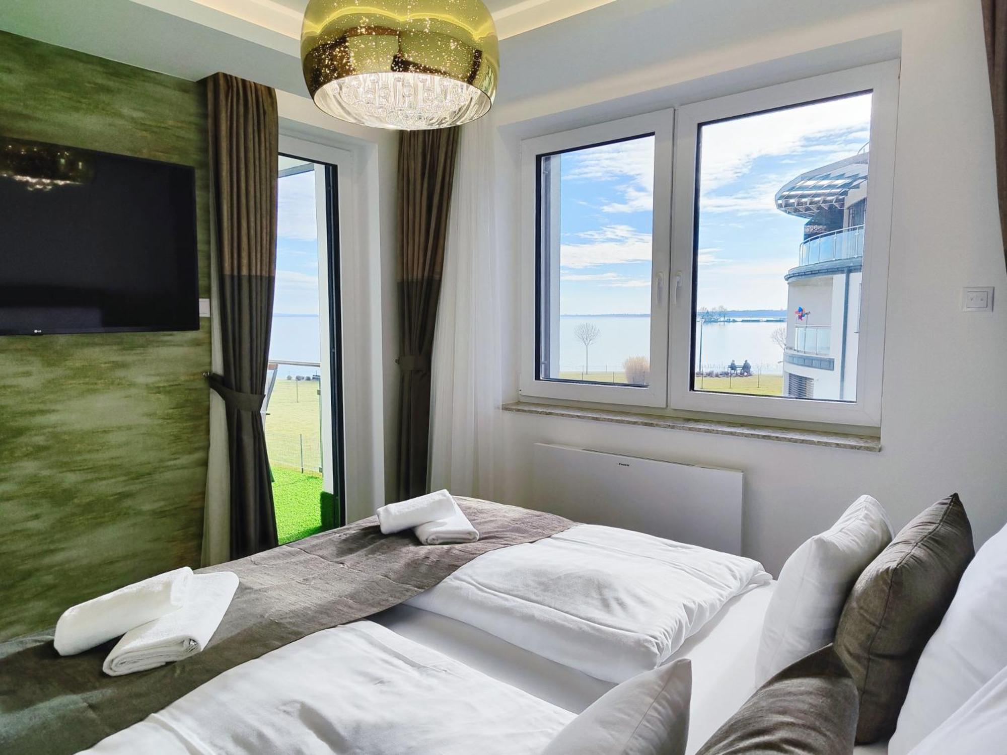 Royal Liberty Apartment Кестхей Екстер'єр фото